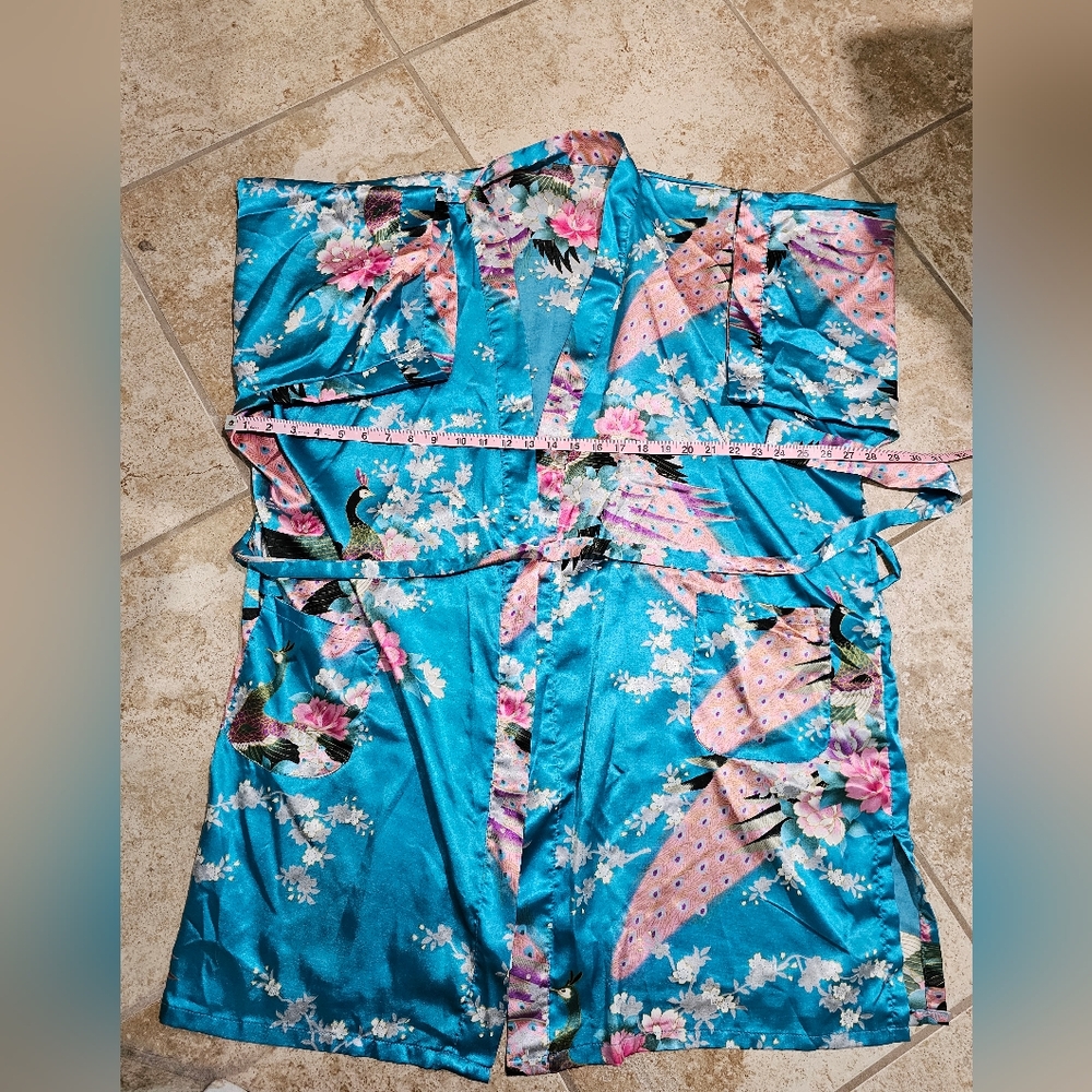 Vintage One Size Turquoise Satin Peacock Floral Robe Kimono Belted Iconic Rare - Picture 5 of 5